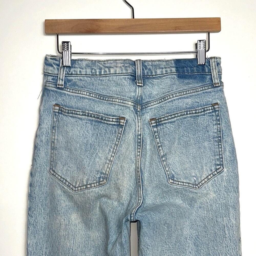 Abercrombie & Fitch 90s Ultra High Rise Light Acid Wash Straight Jeans - Picture 9 of 13